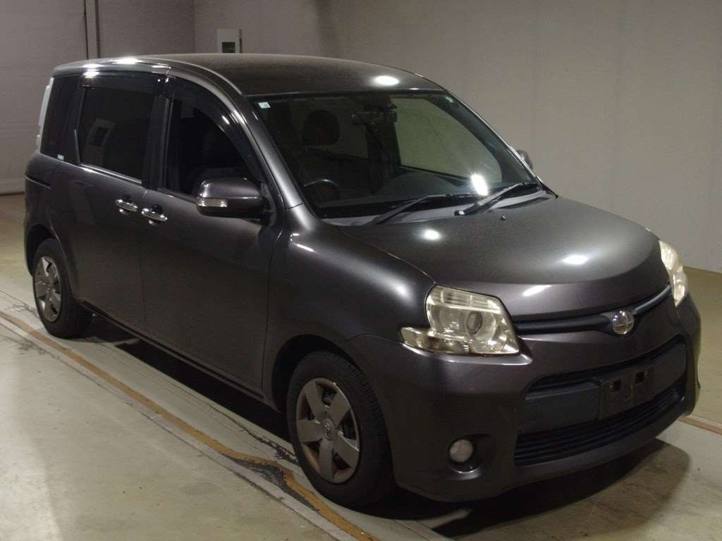 2012 Toyota Sienta NCP81G[2]