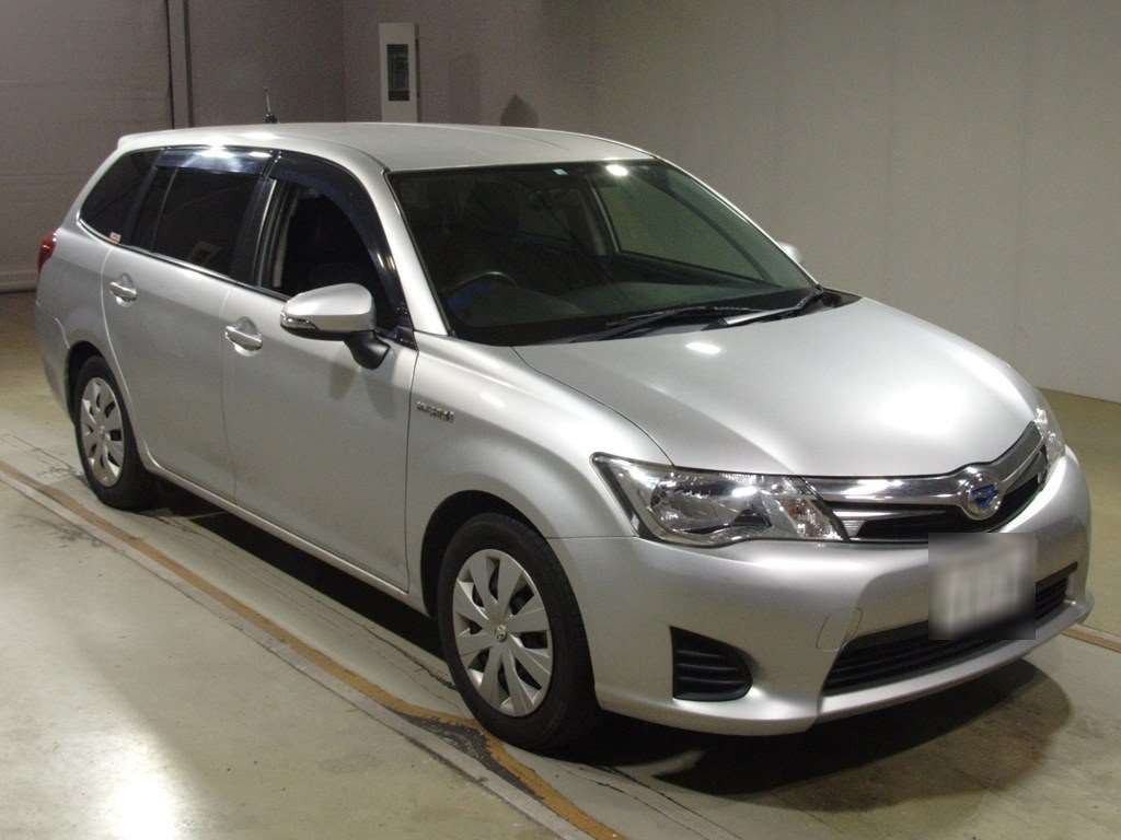 2014 Toyota Corolla Fielder NKE165G[2]