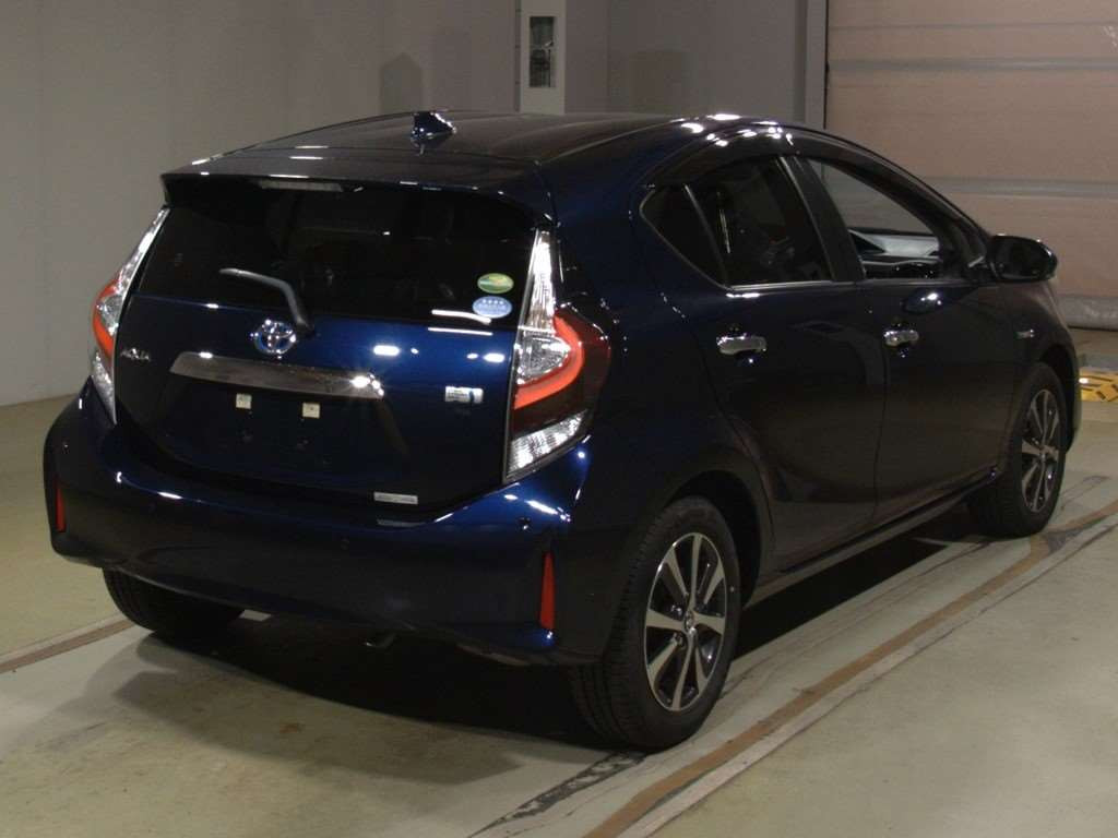 2019 Toyota Aqua NHP10[1]