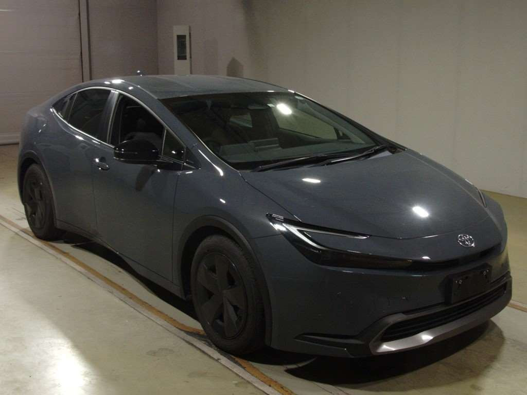 2023 Toyota Prius ZVW60[2]