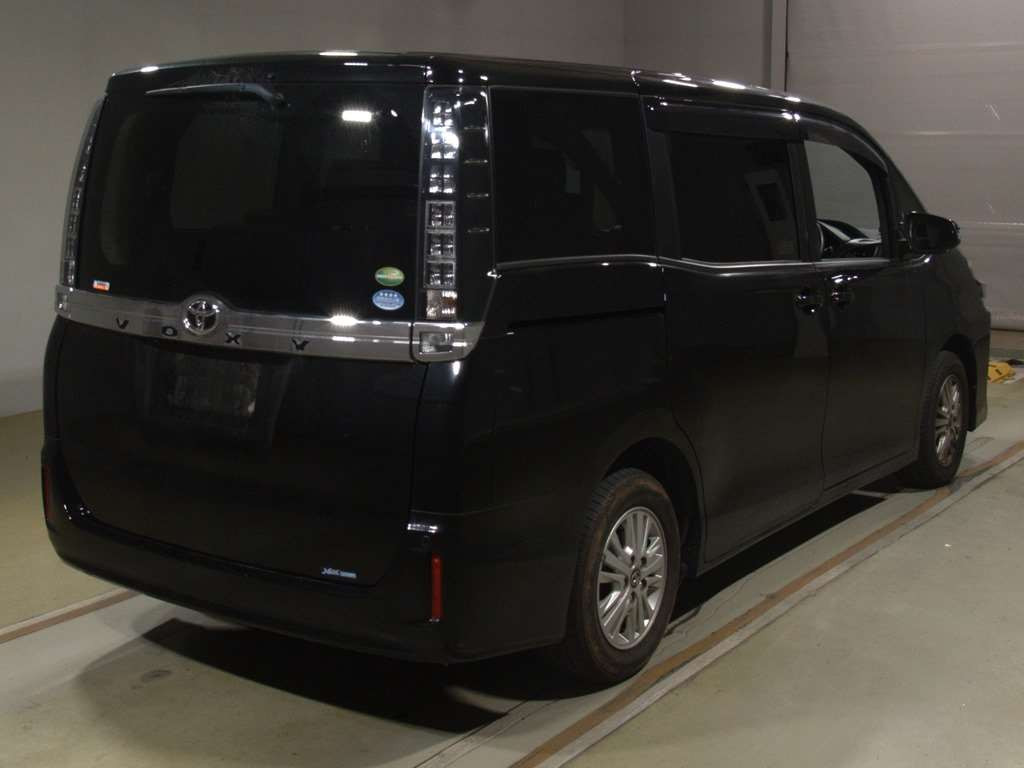 2016 Toyota Voxy ZRR80G[1]