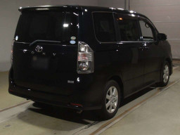 2010 Toyota Voxy