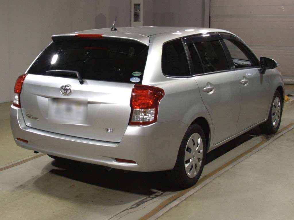 2013 Toyota Corolla Fielder NZE161G[1]