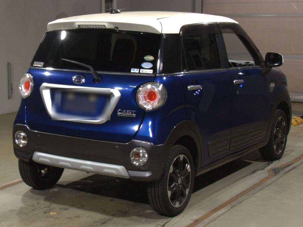 2016 Daihatsu Cast LA250S[1]