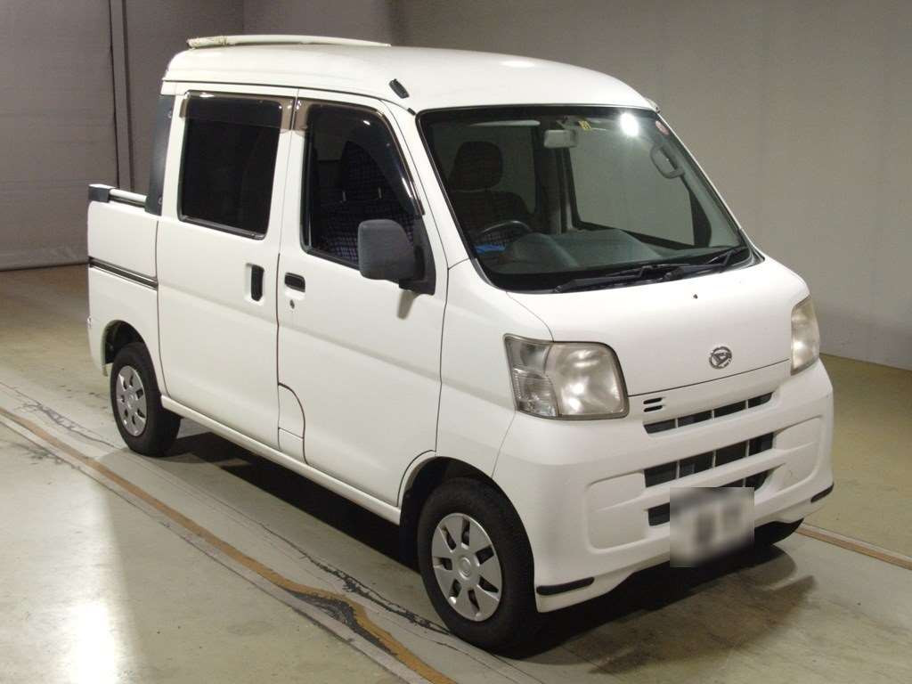 2014 Daihatsu Hijet Cargo S321W[2]