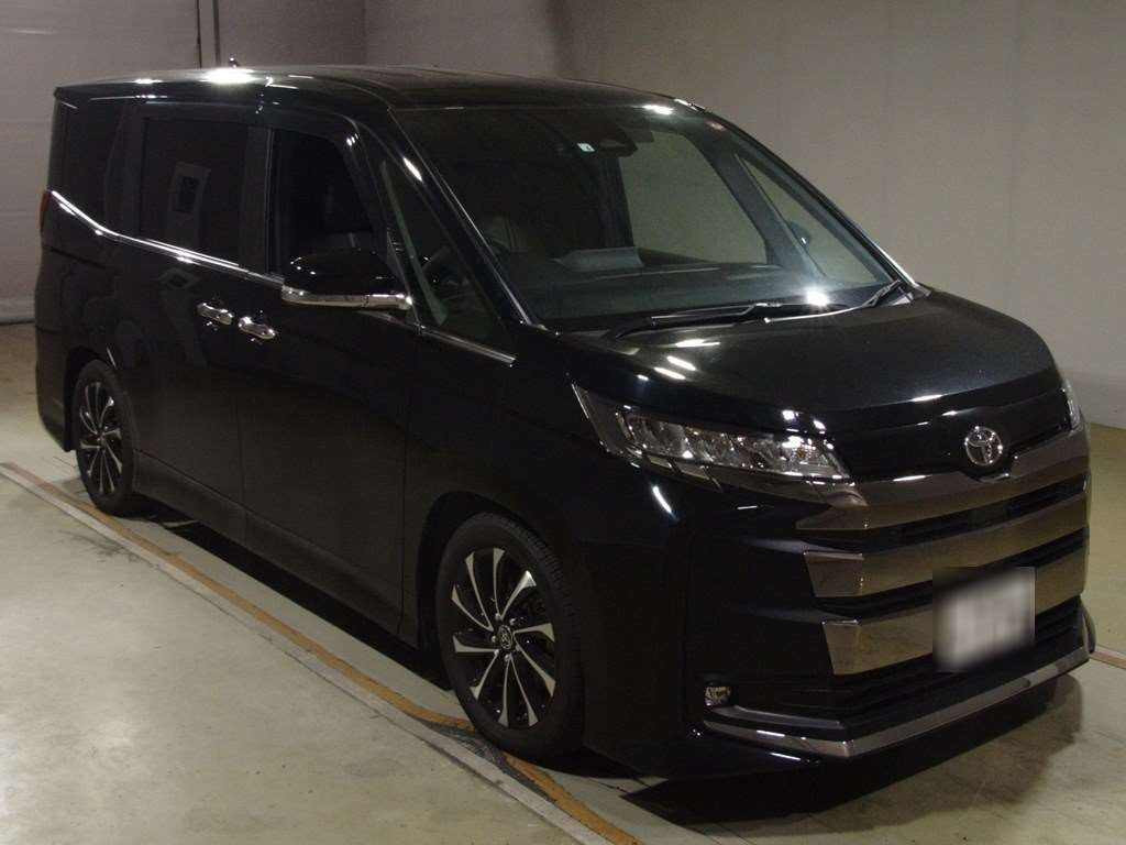 2022 Toyota Noah MZRA90W[2]