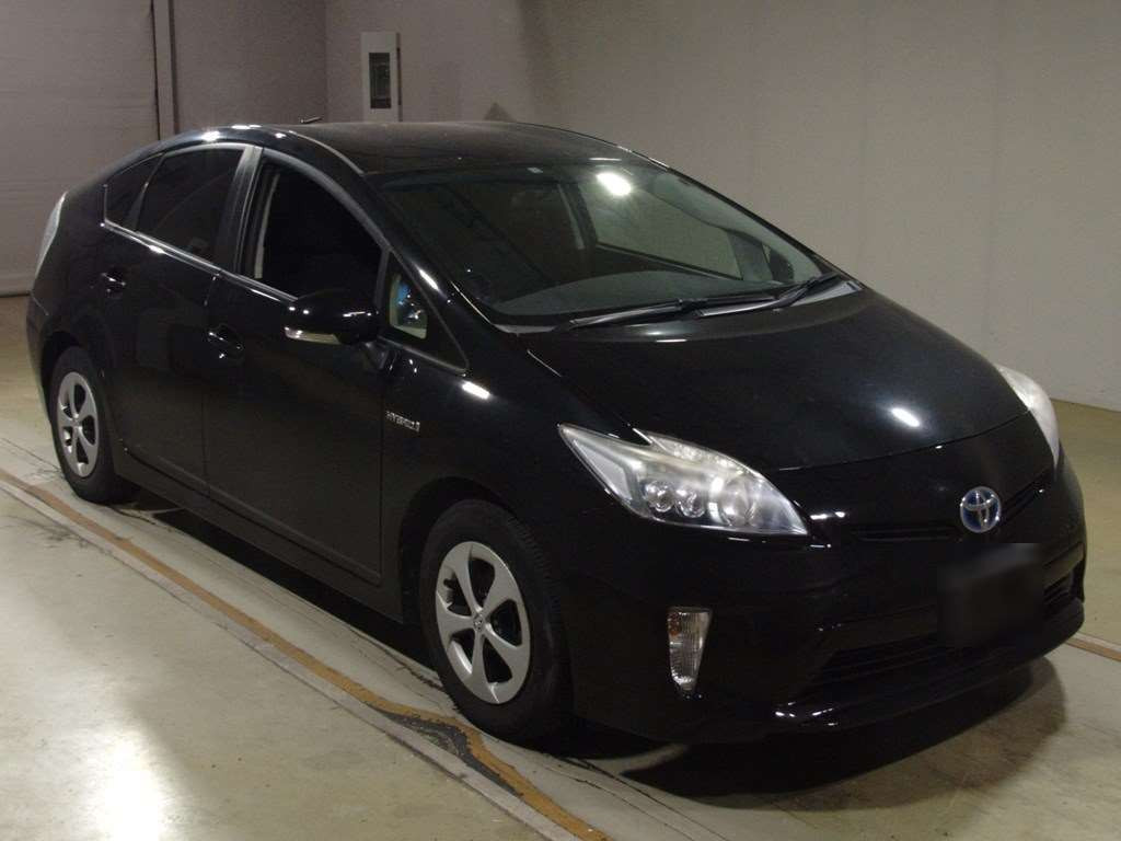 2013 Toyota Prius ZVW30[2]