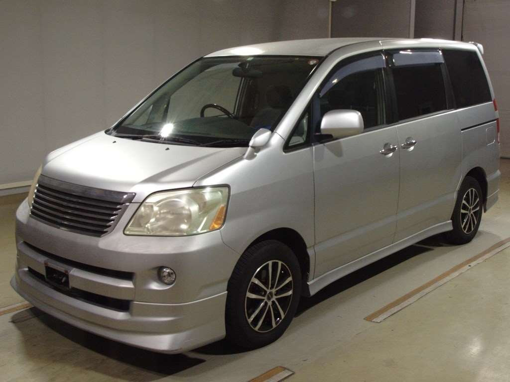 2006 Toyota Noah AZR60G[0]