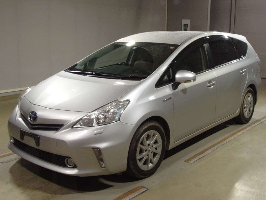 2013 Toyota Prius alpha ZVW41W[0]