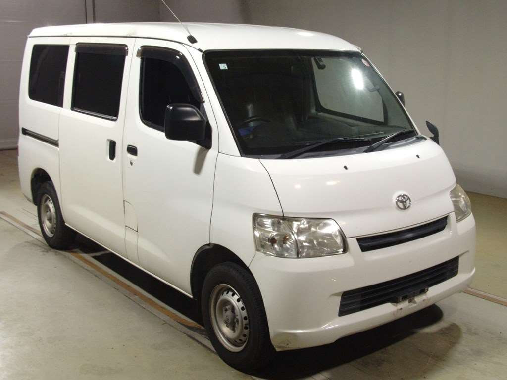 2017 Toyota Townace Van S402M[2]