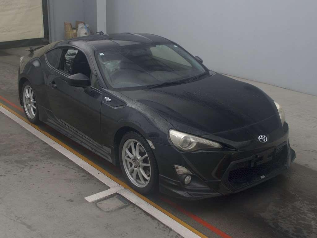 2012 Toyota 86 ZN6[2]