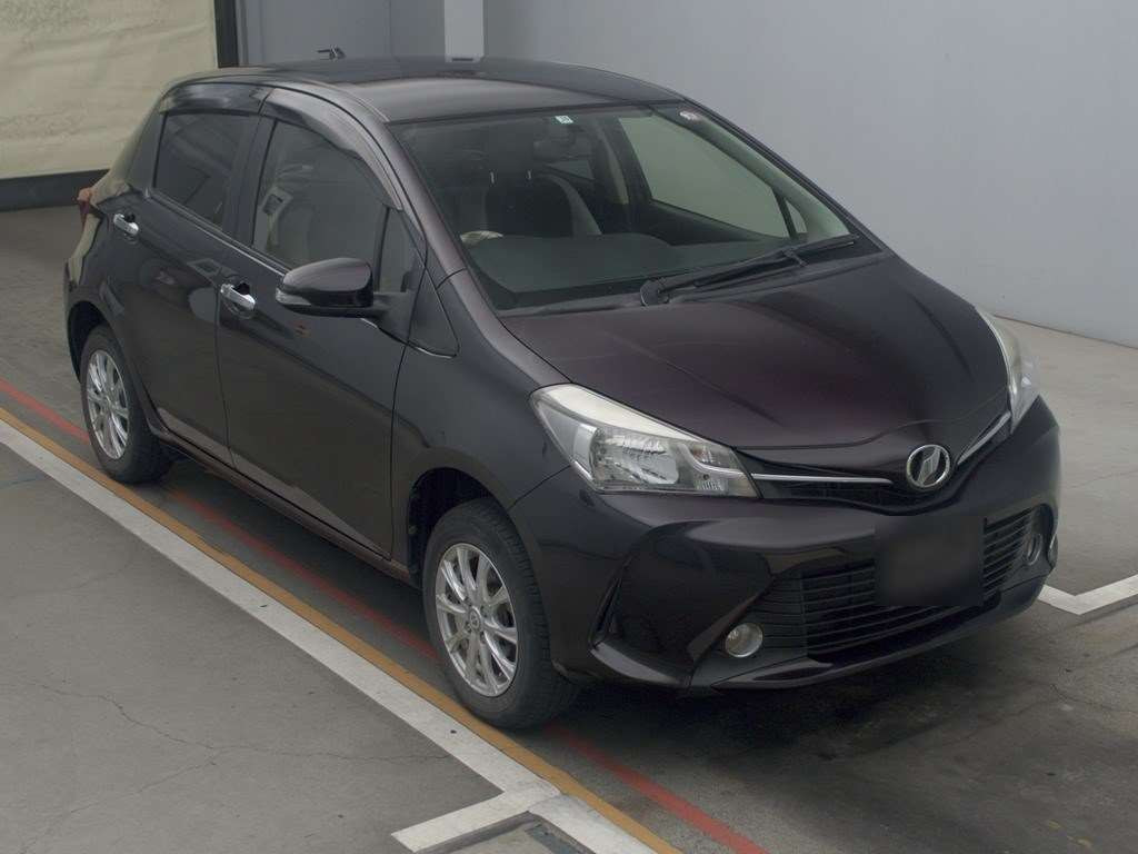 2015 Toyota Vitz NSP135[2]