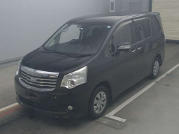 2013 Toyota Noah