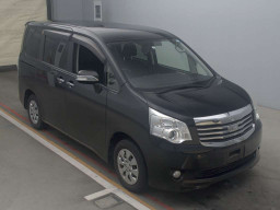 2013 Toyota Noah