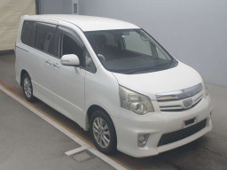 2011 Toyota Noah