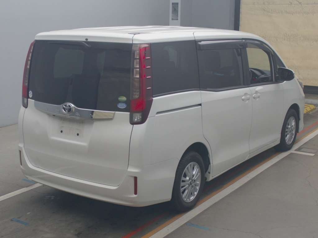 2016 Toyota Noah ZRR80G[1]