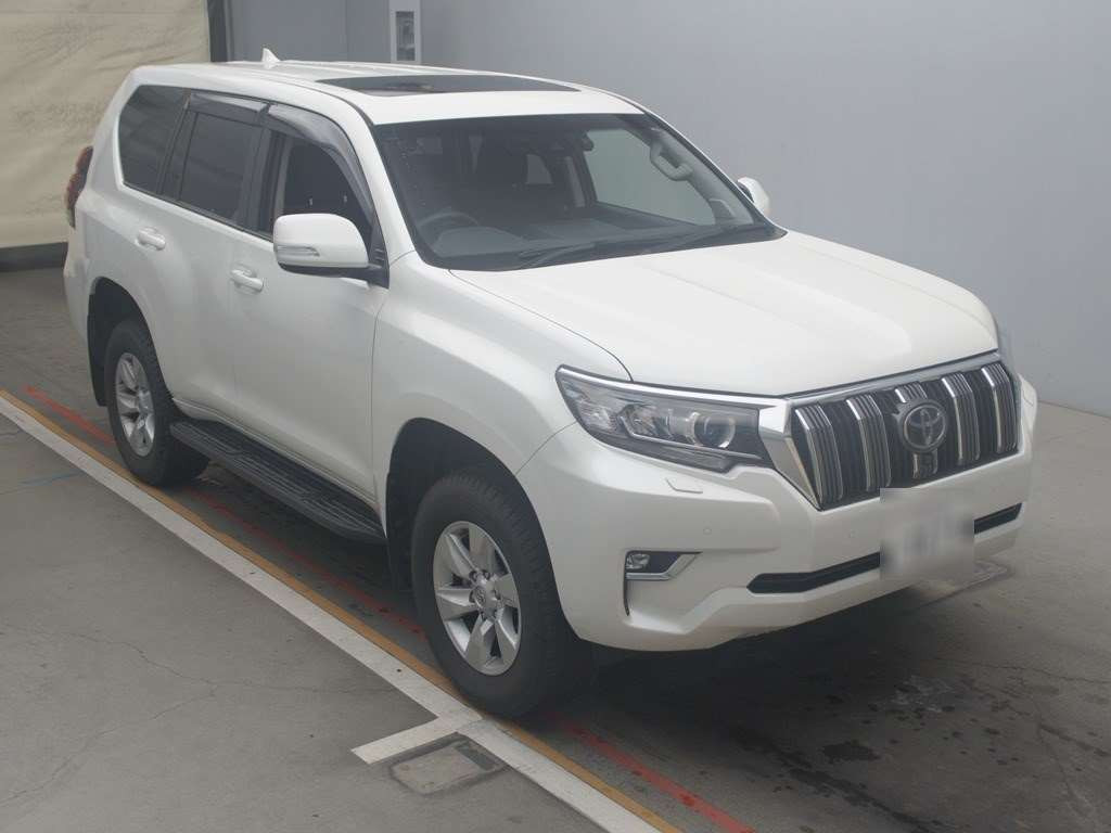 2023 Toyota Land Cruiser Prado TRJ150W[2]