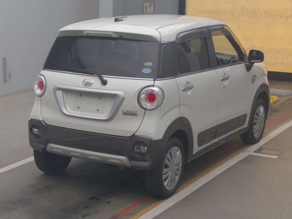 2016 Daihatsu Cast LA260S[1]