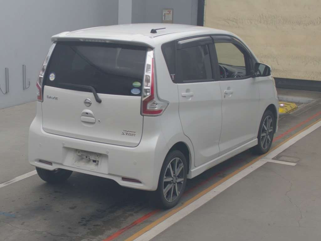 2018 Nissan DAYZ B21W[1]