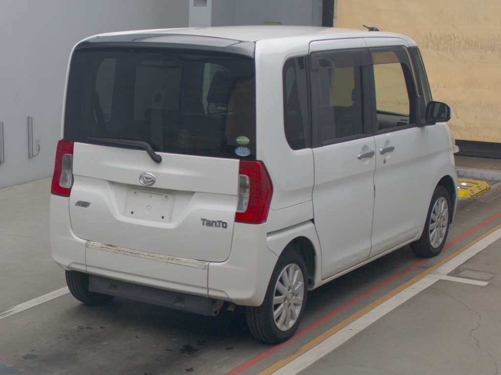 2014 Daihatsu Tanto LA600S[1]