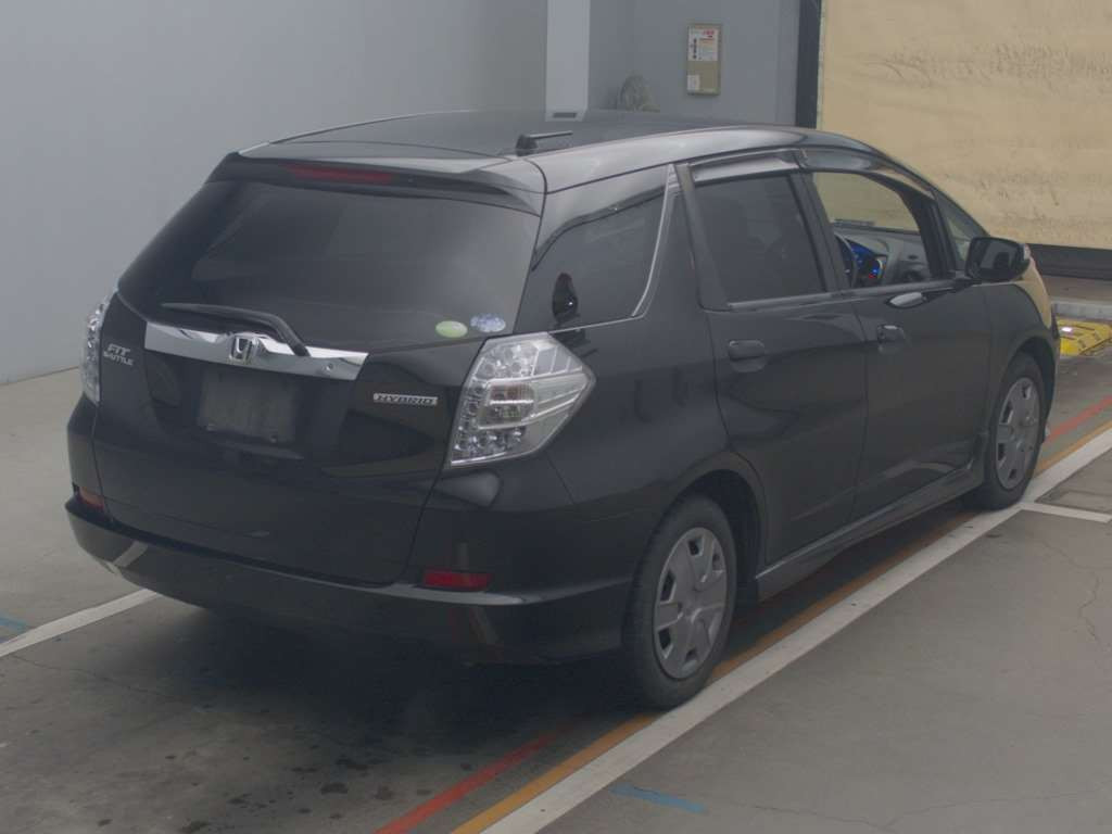 2012 Honda Fit Shuttle Hybrid GP2[1]