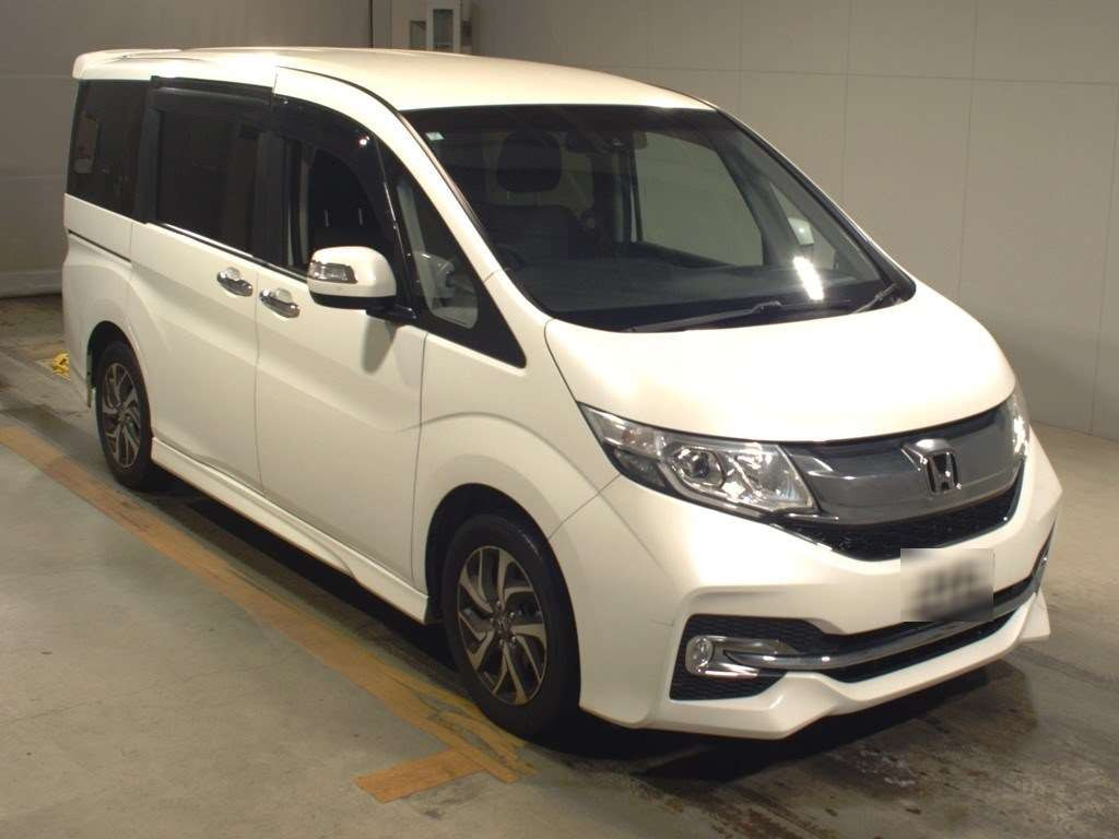 2017 Honda Step WGN Spada RP3[2]