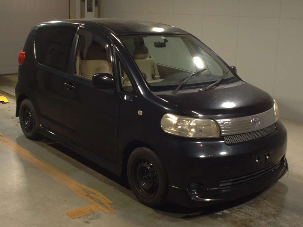 2005 Toyota Porte NNP10[2]