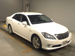 2010 Toyota Crown Hybrid