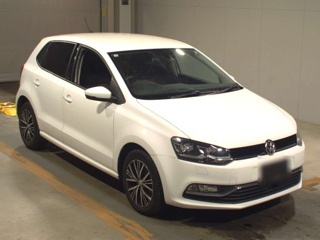 2016 Volkswagen Polo 6RCJZ[2]