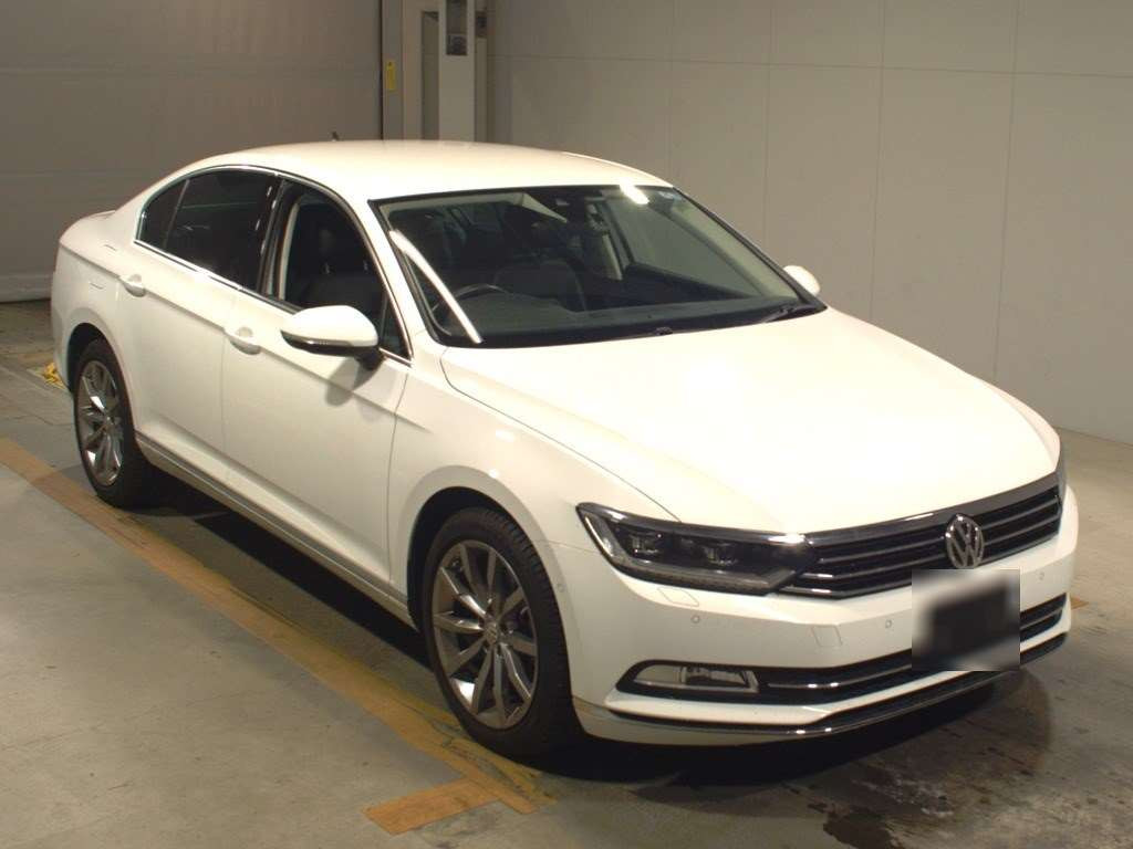 2017 Volkswagen Passat 3CCZE[2]