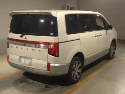 2019 Mitsubishi Delica D5