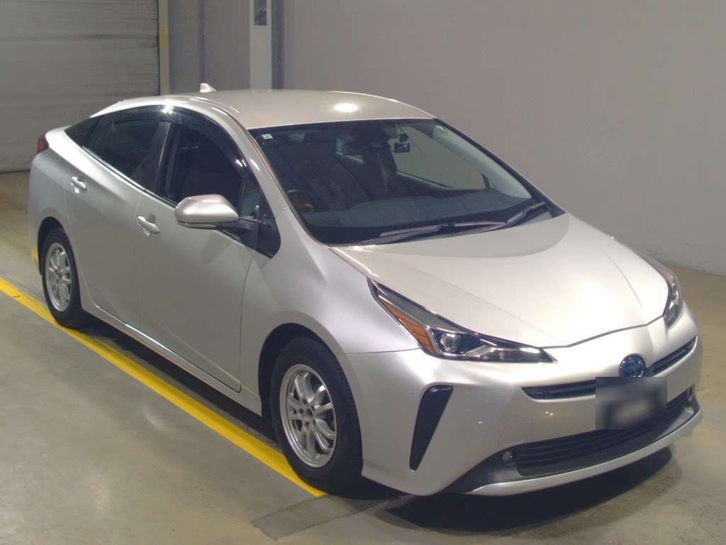 2021 Toyota Prius ZVW55[2]