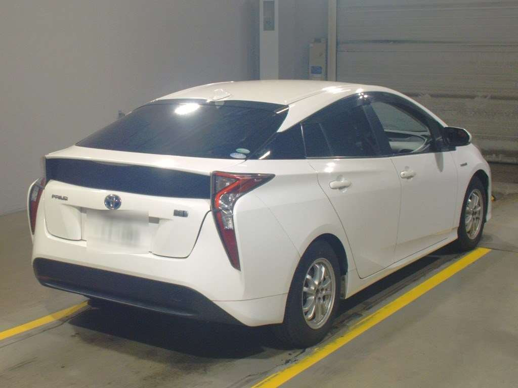 2018 Toyota Prius ZVW51[1]