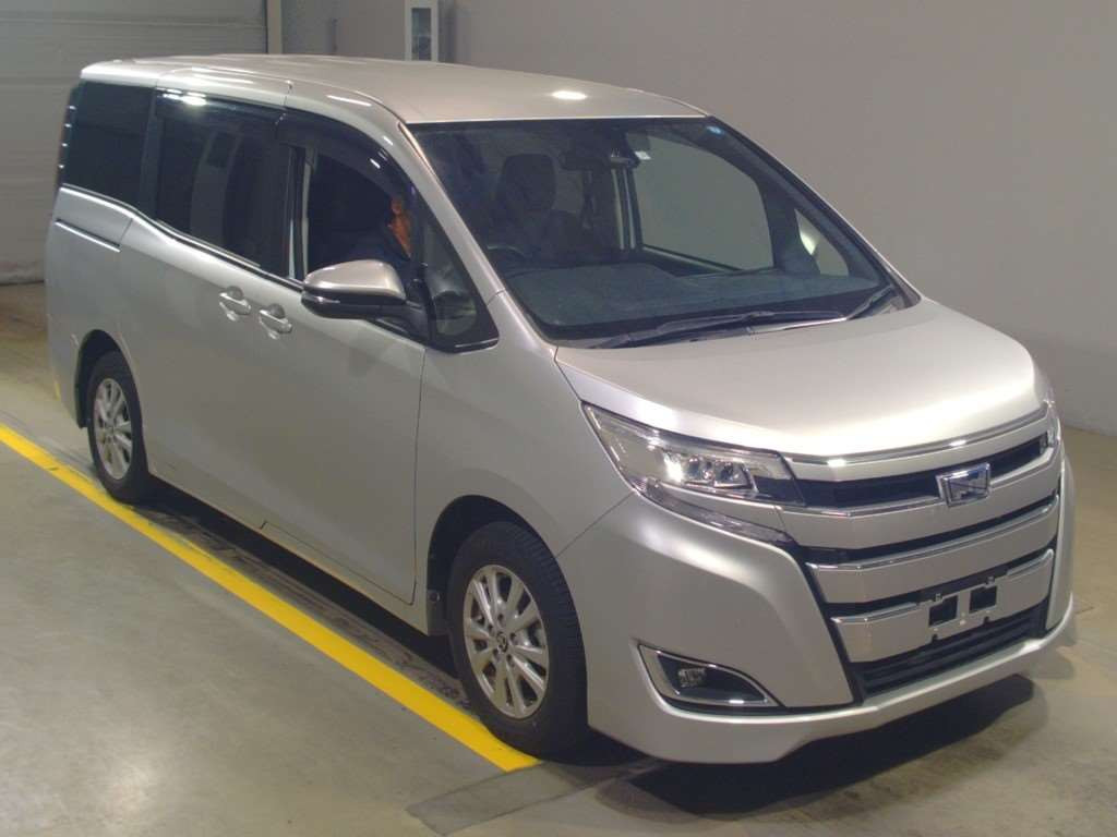 2021 Toyota Noah ZWR80G[2]