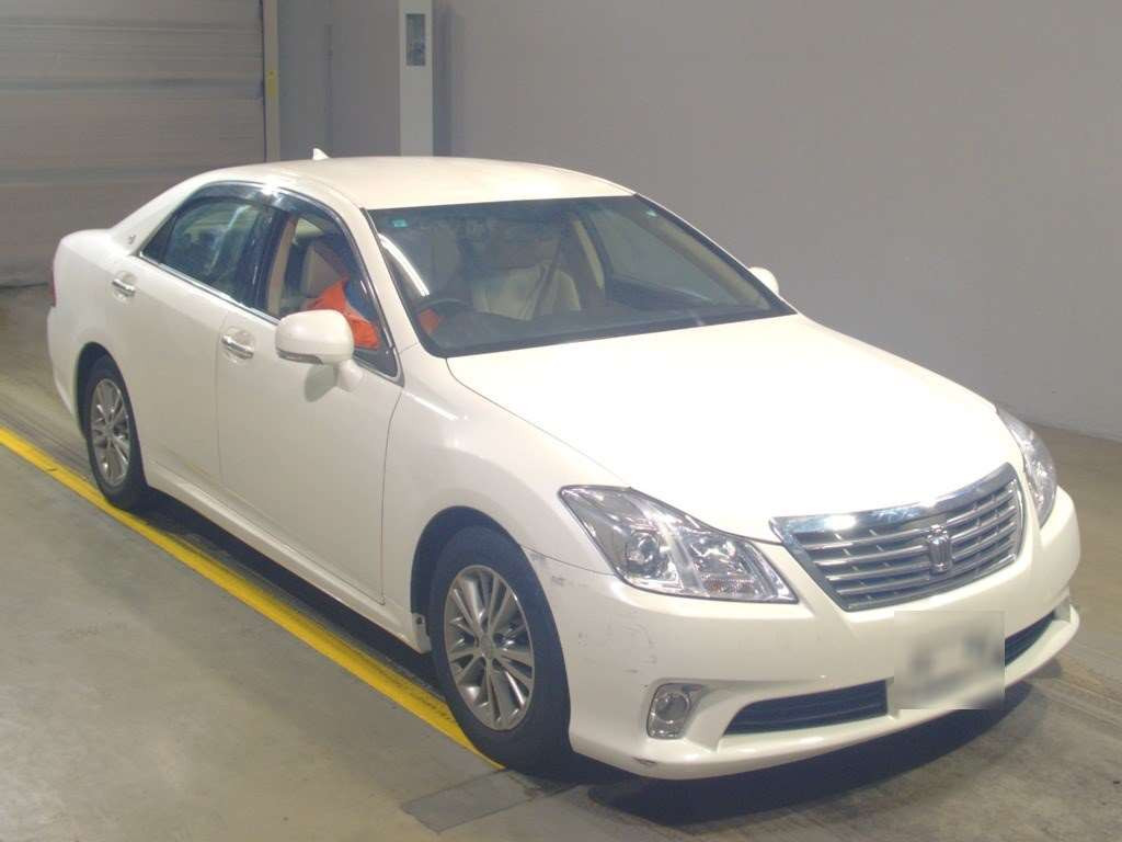 2011 Toyota Crown GRS200[2]