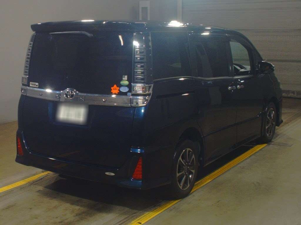 2019 Toyota Voxy ZRR85W[1]