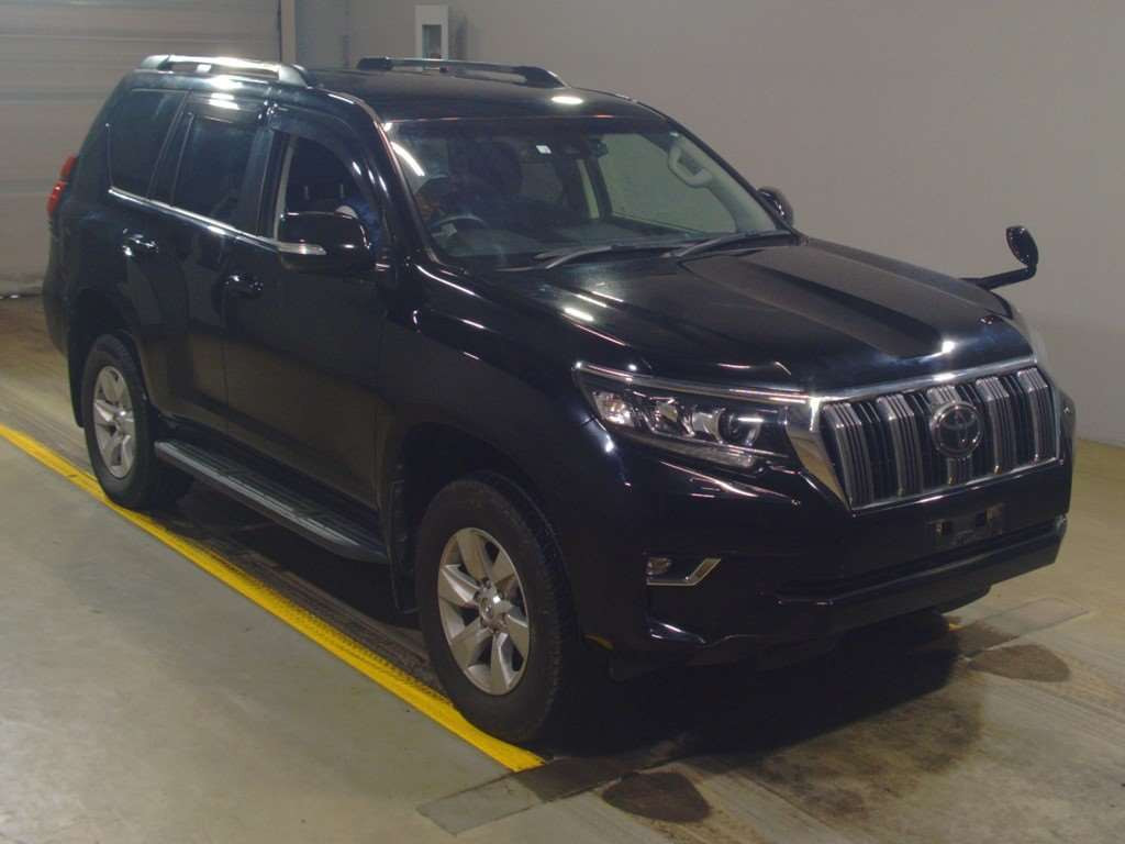 2018 Toyota Land Cruiser Prado TRJ150W[2]