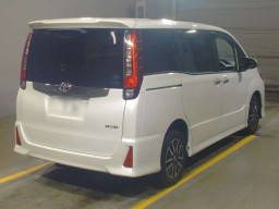 2016 Toyota Noah