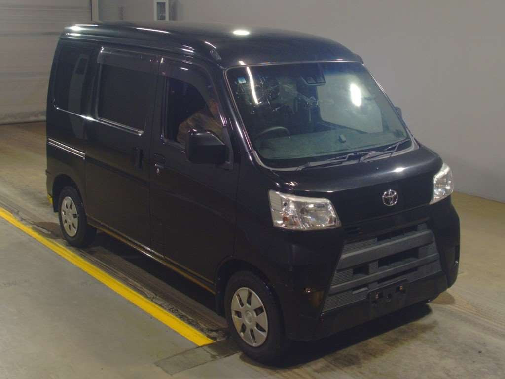 2018 Toyota Pixis Van S321M[2]