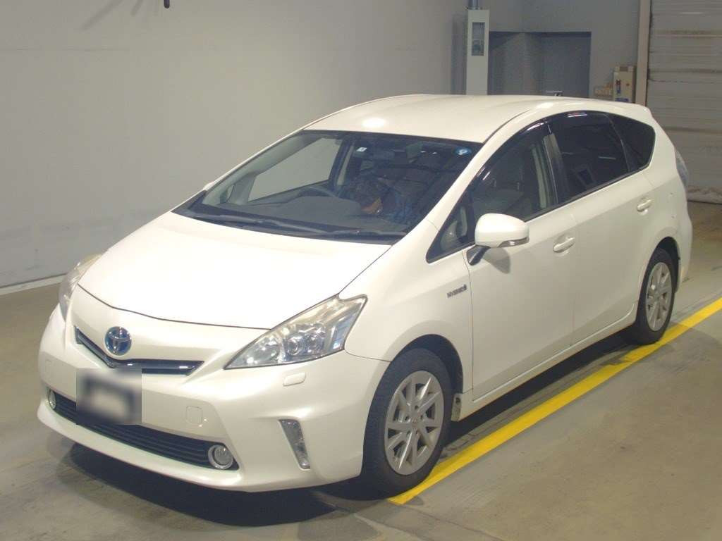 2013 Toyota Prius alpha ZVW41W[0]