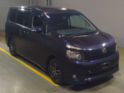 2007 Toyota Voxy