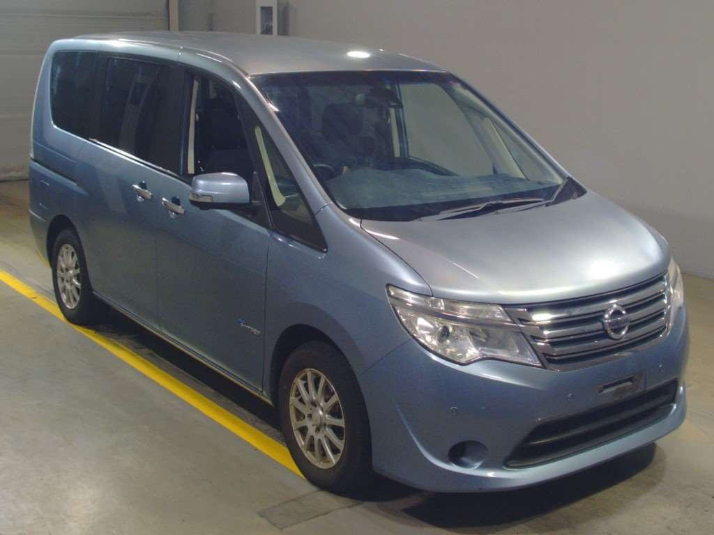 2014 Nissan Serena HC26[2]