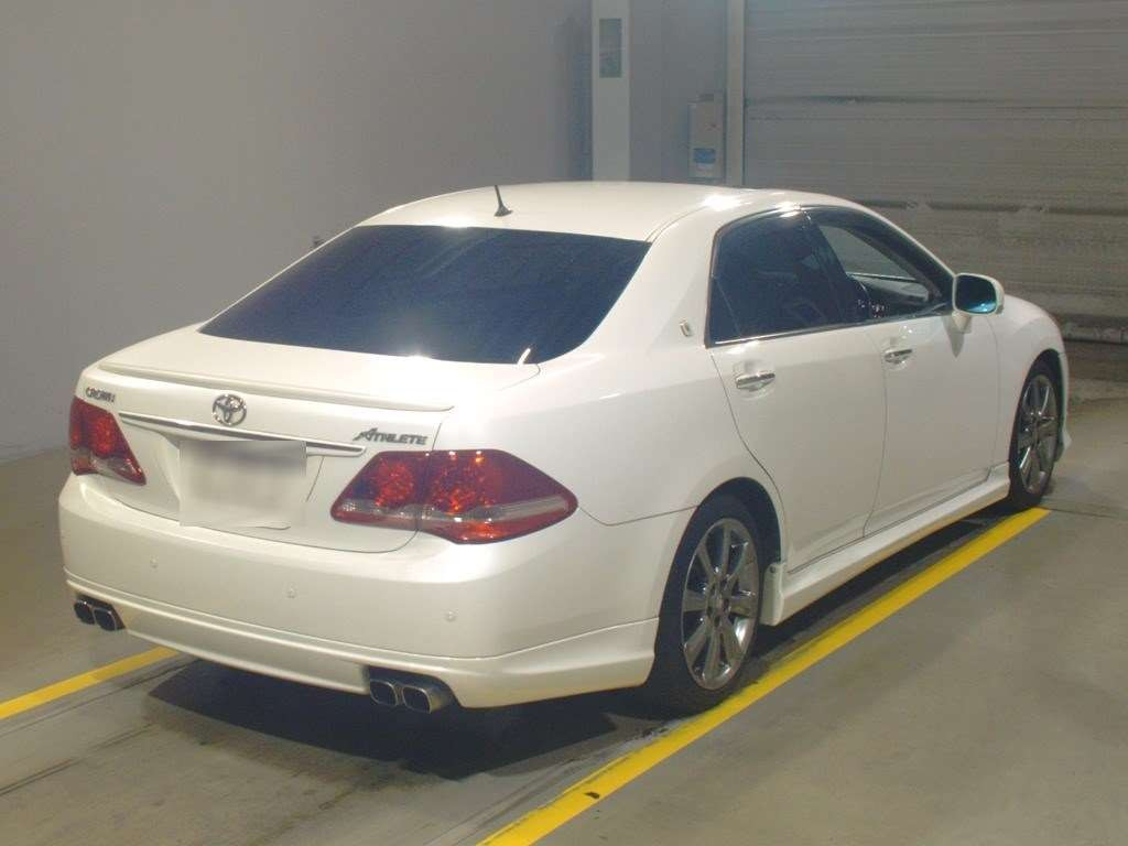 2008 Toyota Crown GRS204[1]