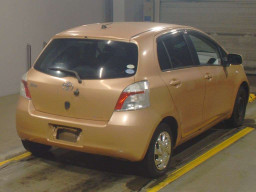 2005 Toyota Vitz