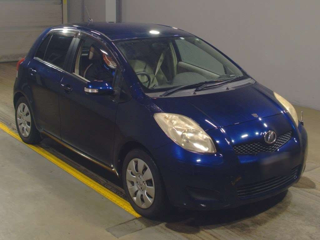 2009 Toyota Vitz SCP90[2]