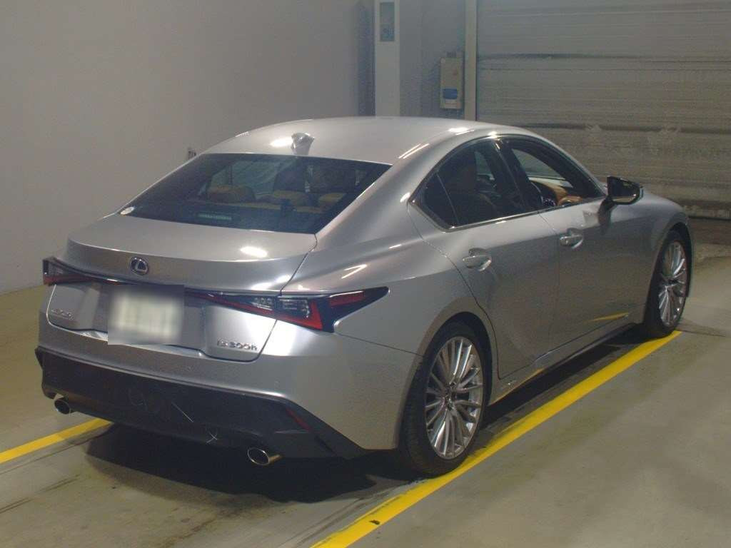 2021 Lexus IS AVE30[1]