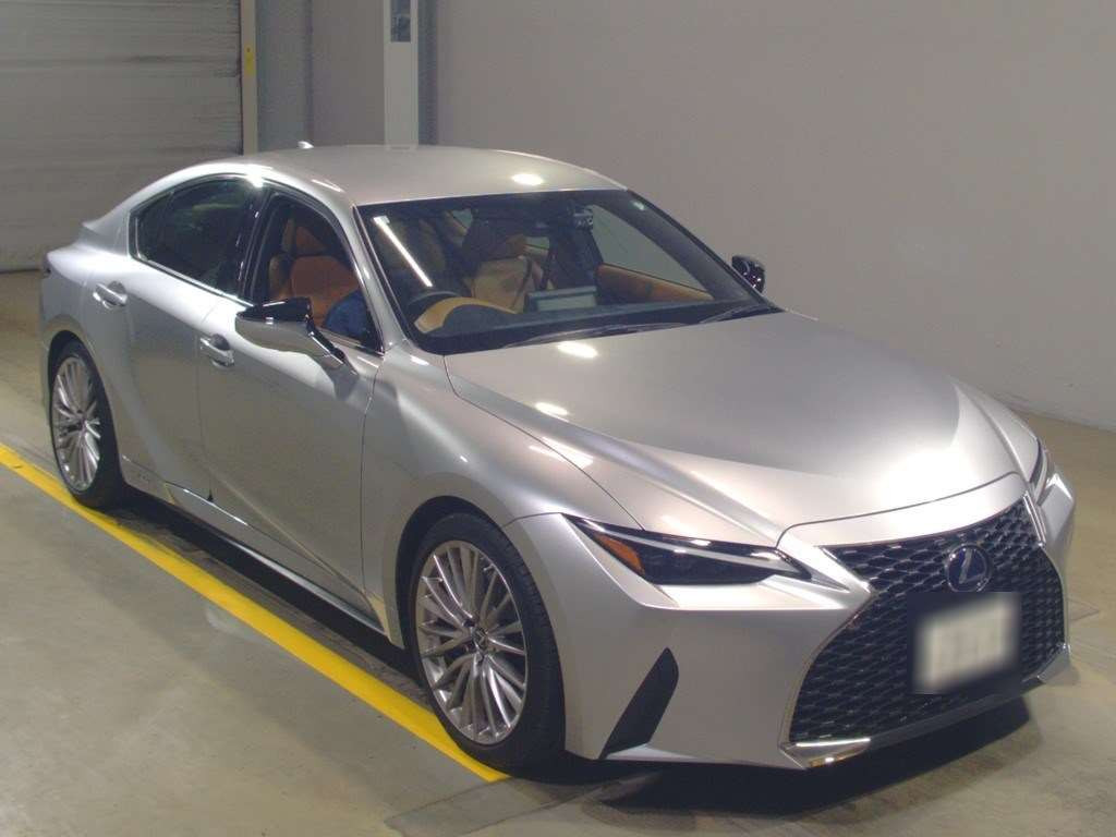 2021 Lexus IS AVE30[2]