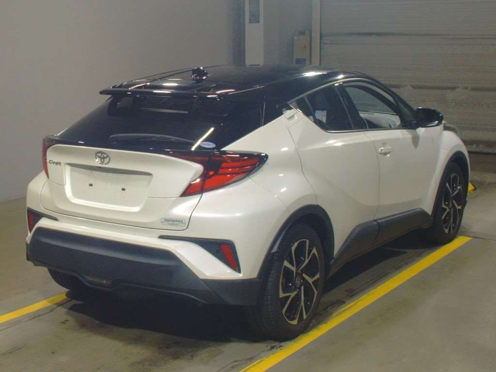 2020 Toyota C-HR NGX10[1]