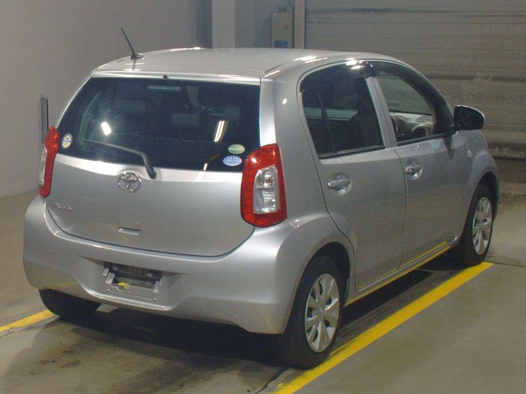 2015 Toyota Passo KGC30[1]