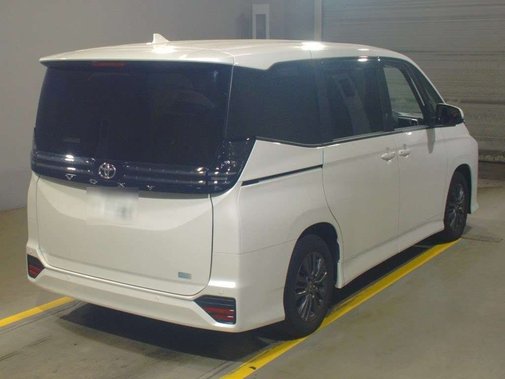 2023 Toyota Voxy MZRA90W[1]